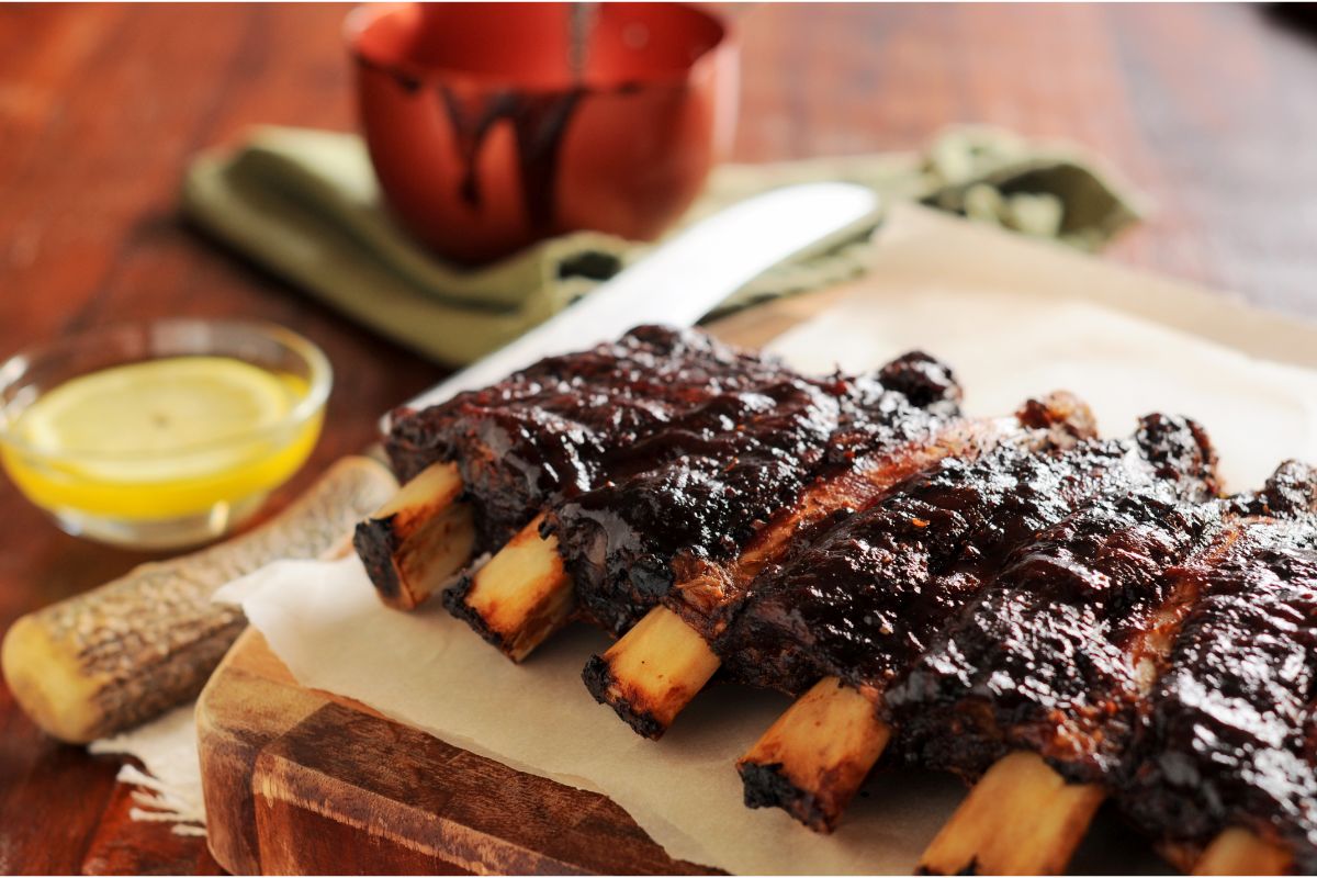 Beef vs Pork Ribs: Comparing the Characteristics of Beef and Pork Ribs